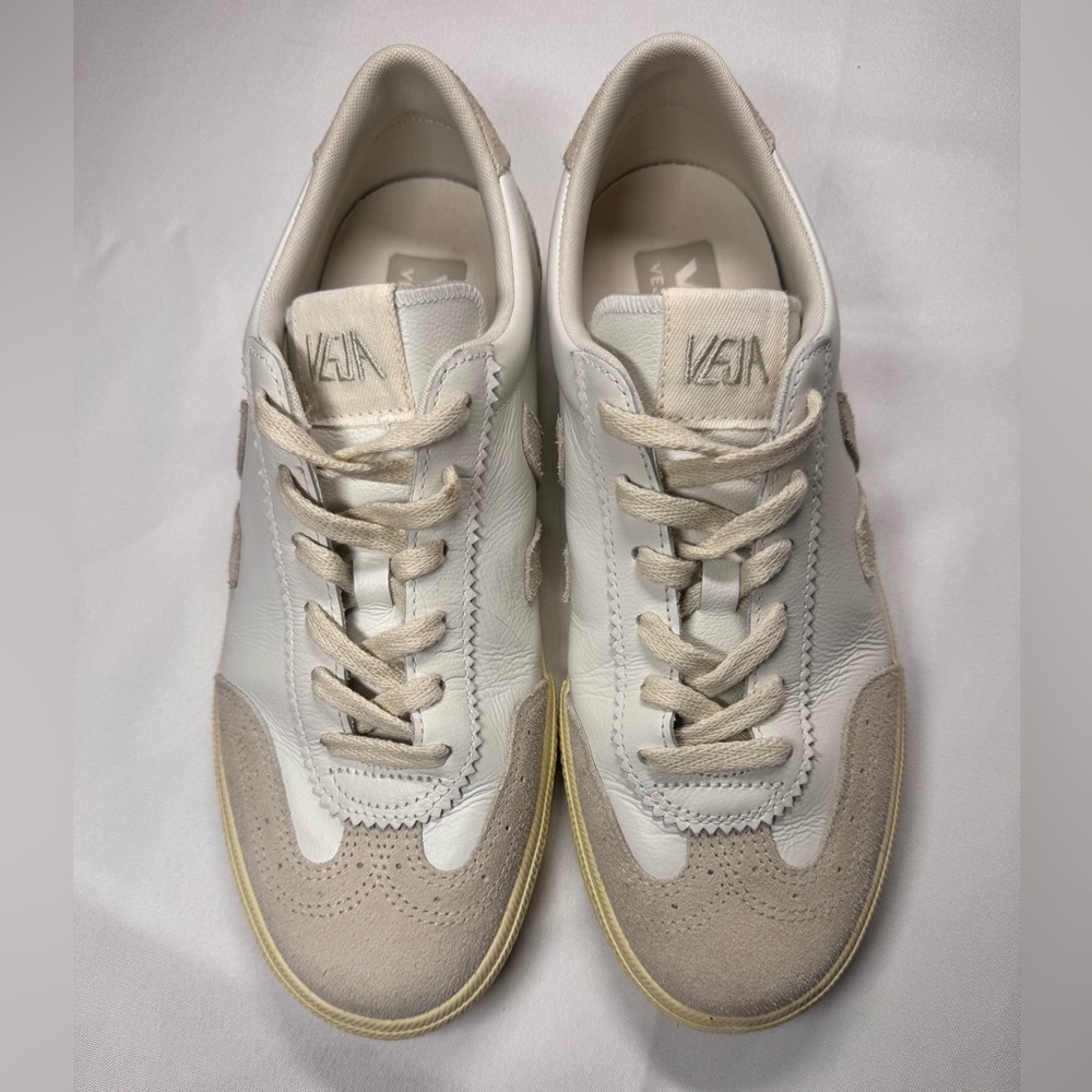 Veja V-12 Leather Sneakers | White/Beige | Men’s 9 / Women’s 11 |